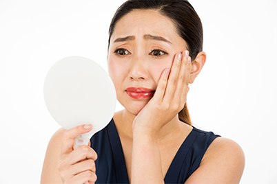 顔が歪んでいる?顔の歪みとは?